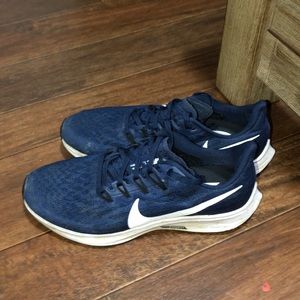 Nike zoom Pegasus. Size 9